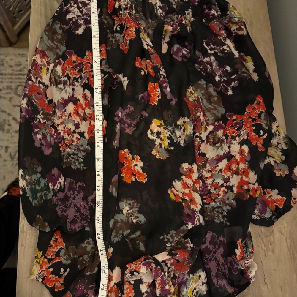 Pleione Feminine Floral Semi Sheer Gorgeous Blouse - Picture 4 of 7